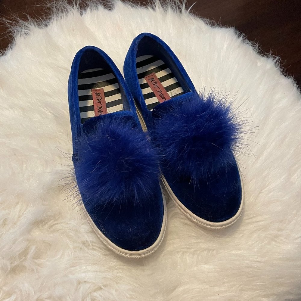 Betsey Johnson blue velvet puff ball slip on sneakers size 6